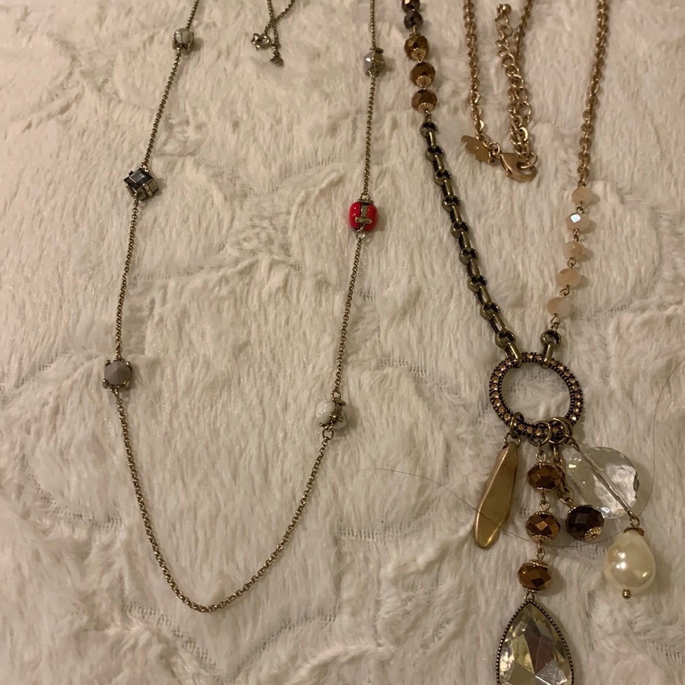 2‎ necklace’s with some beads.Gold tone and silver tone